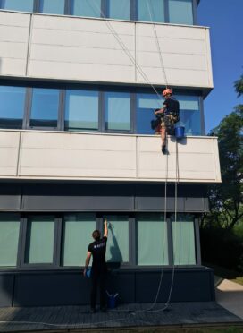 23.03.2026 CCI SEQUABAT CAPI FRANCE 99 imp adam smith 34470 Pérols - Nettoyage de vitres